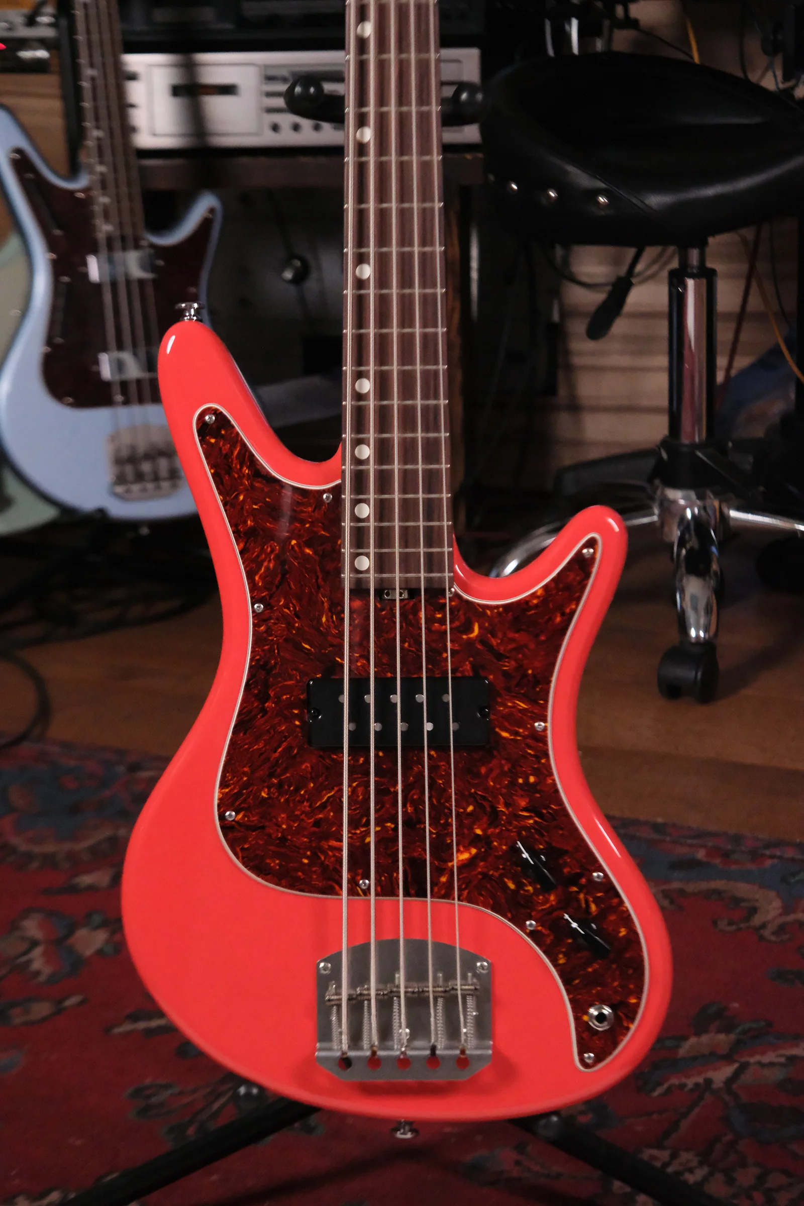 Acinonyx V Short Scale Bass Guitar - Fiesta Red