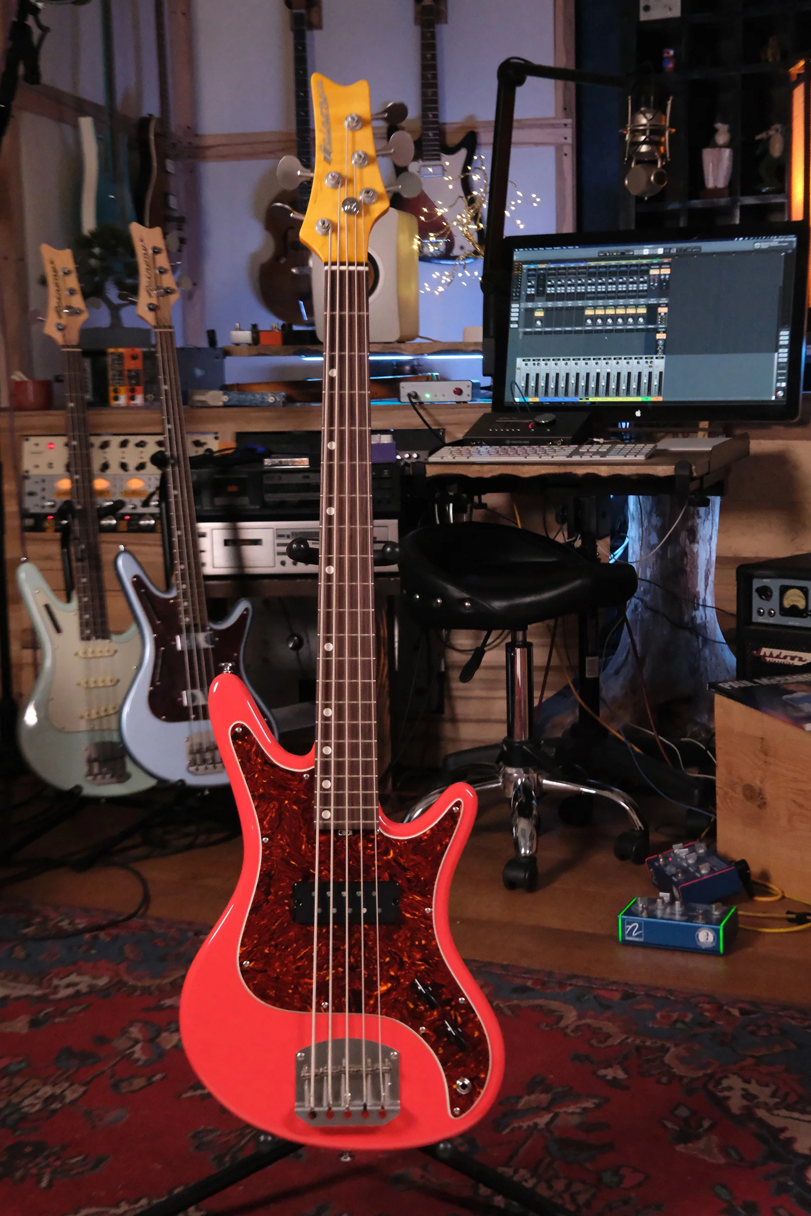 Acinonyx V Short Scale Bass Guitar - Fiesta Red - Image 2