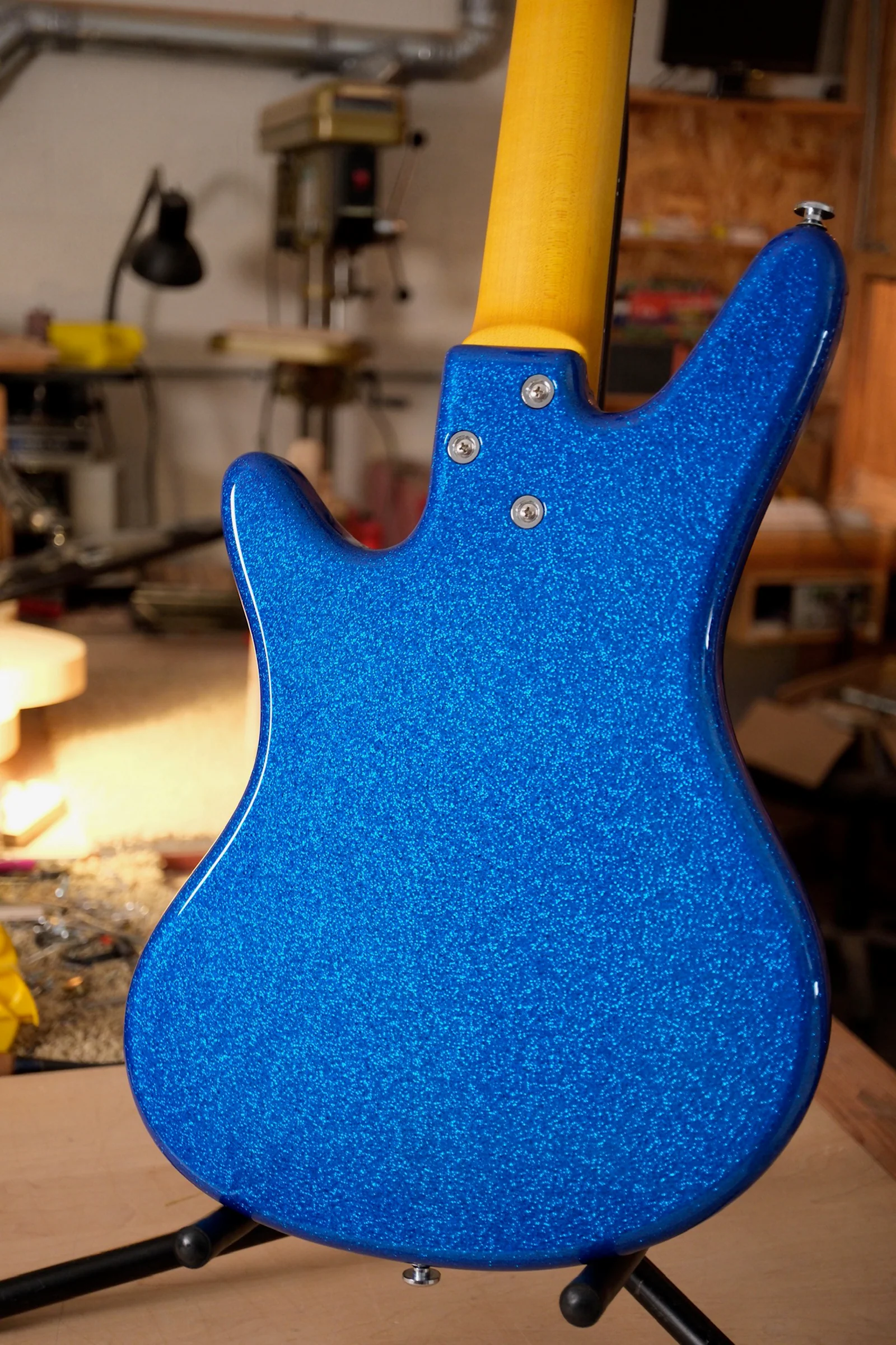 Acinonyx V Short Scale Bass Guitar - Championship Sparkle Blue - Image 3
