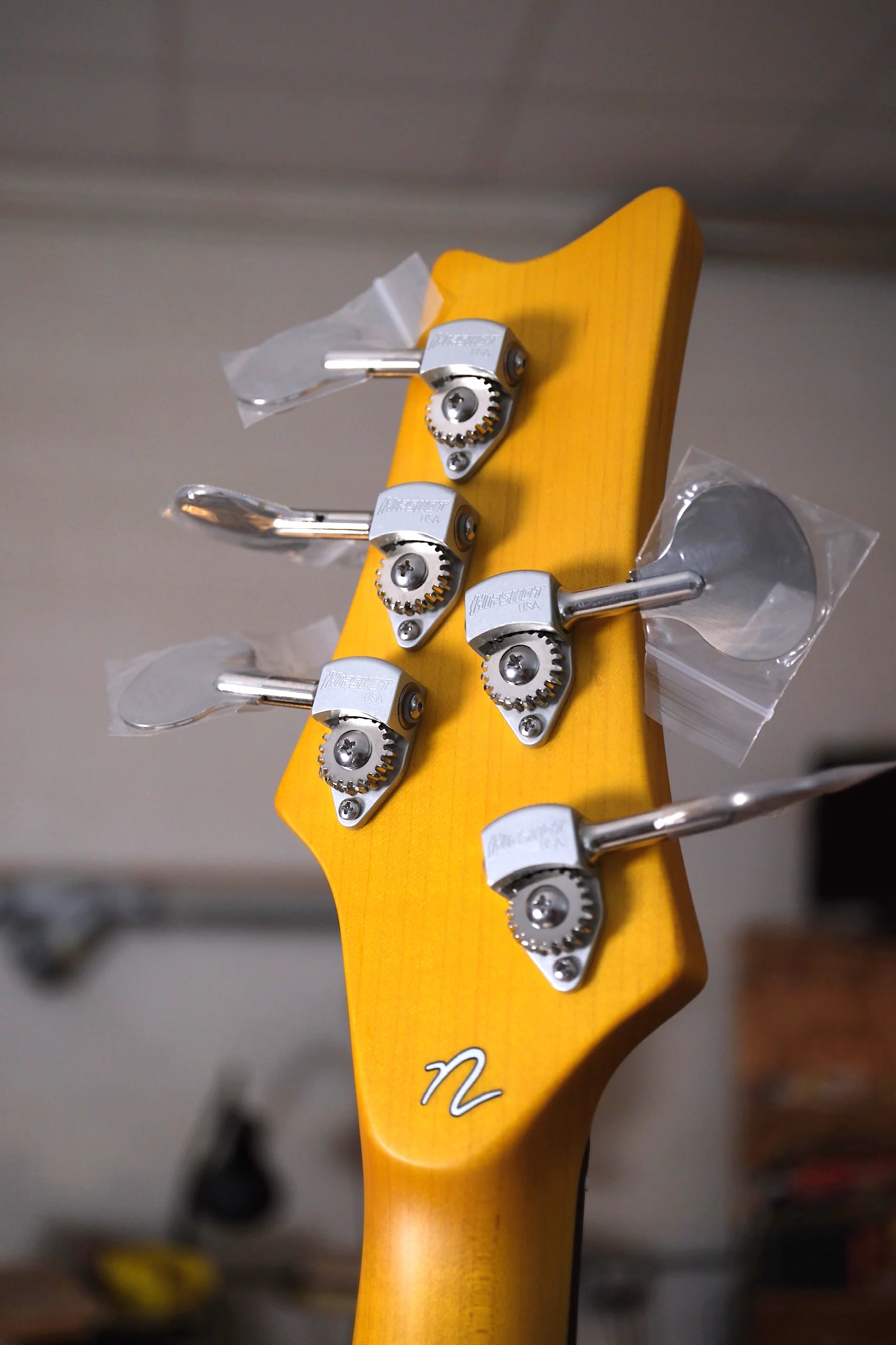 Acinonyx V Short Scale Bass Guitar - Championship Sparkle Blue - Image 5