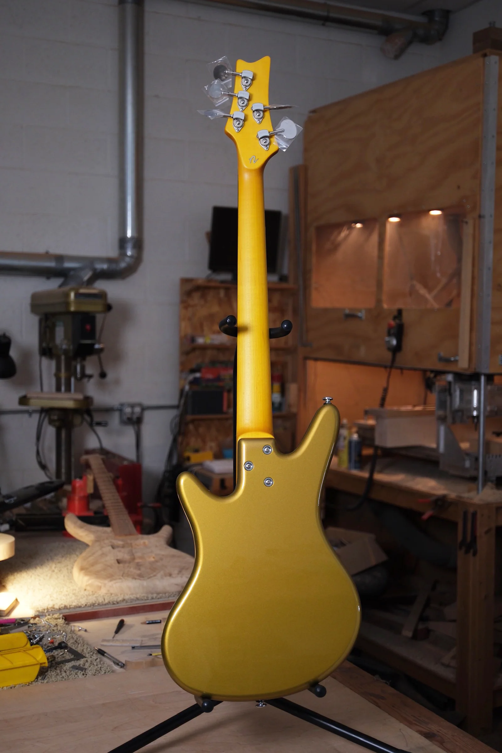 Acinonyx V Short Scale Bass Guitar - Aztec Gold - Image 3