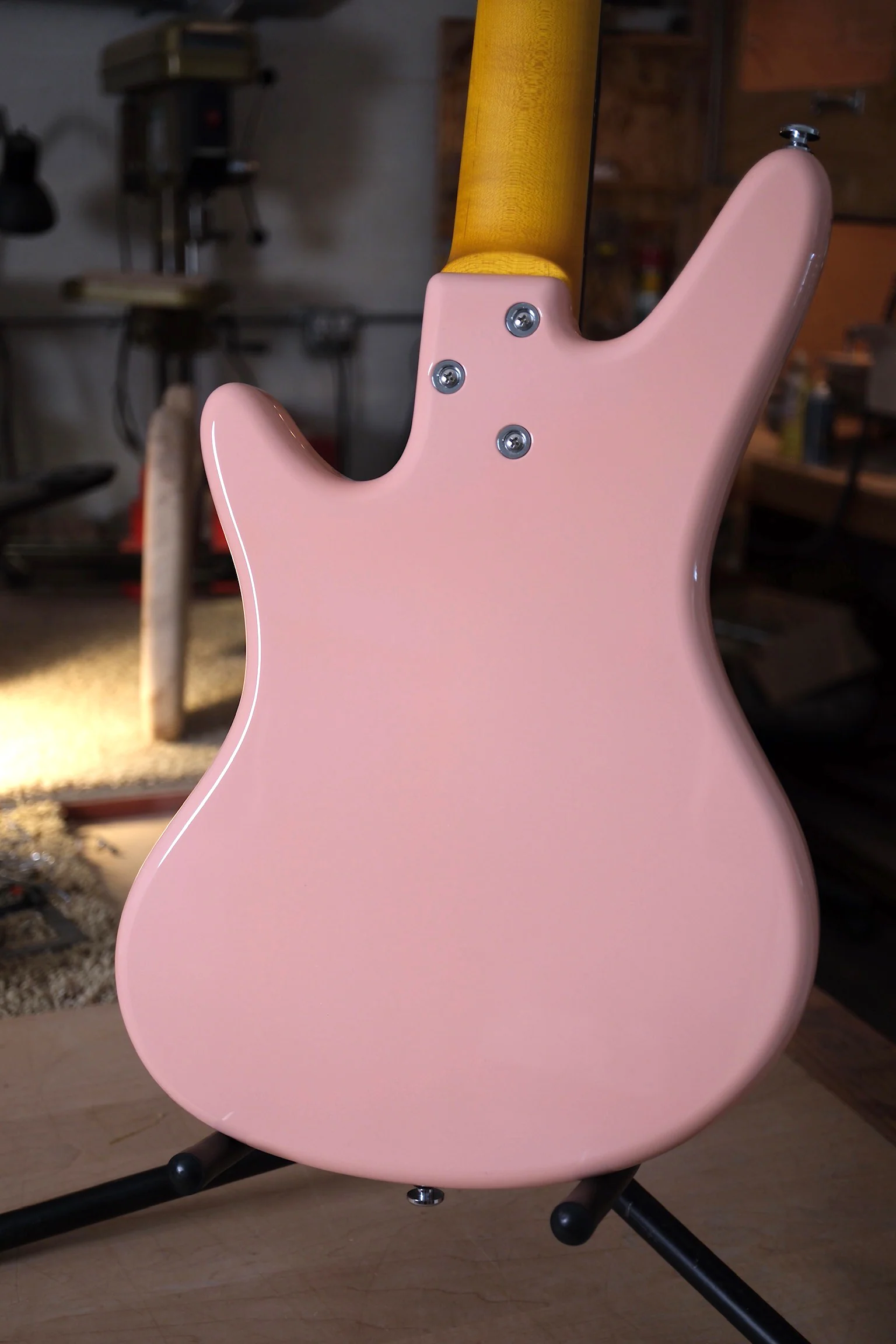 Acinonyx V Short Scale Bass Guitar - Shell Pink - Image 5