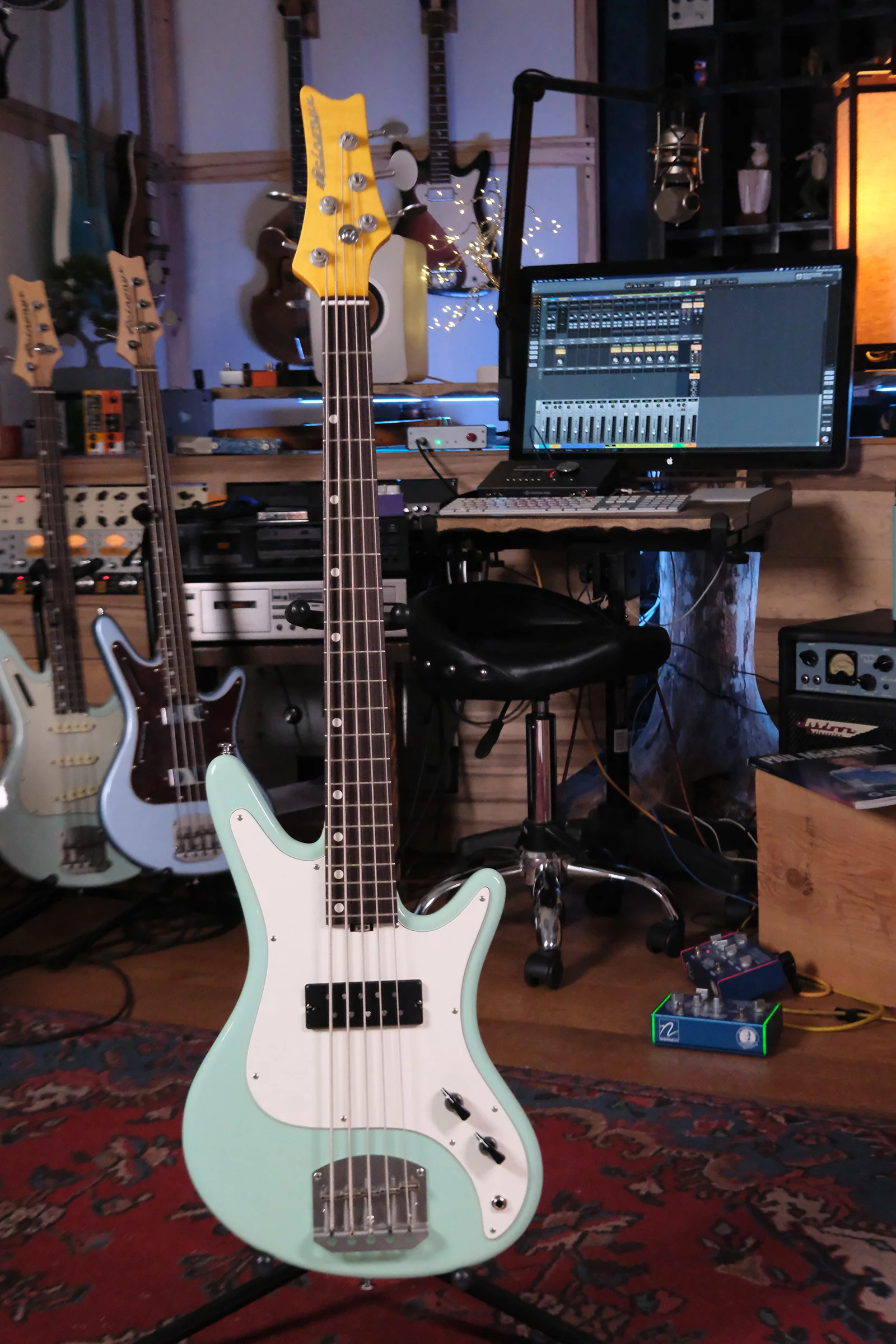 Acinonyx V Short Scale Bass Guitar - Surf Green - Image 2