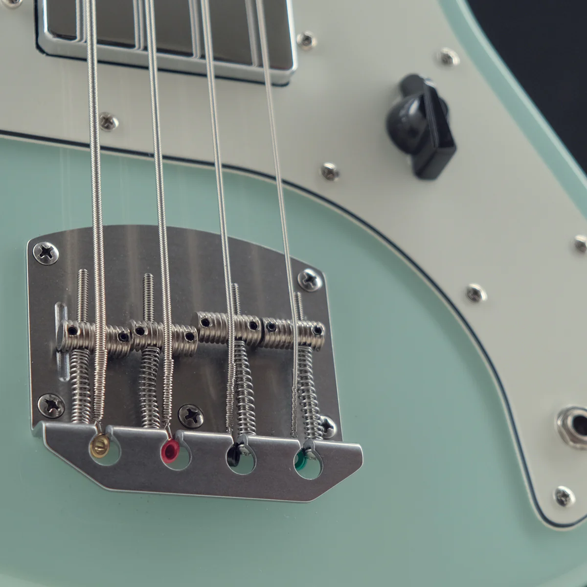 V2 Acinonyx Short Scale Bass - Image 5